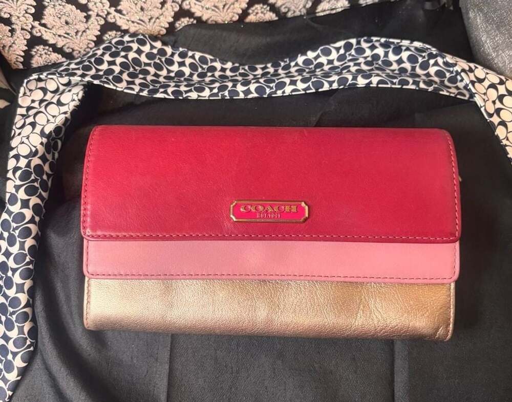 Coach Colorblock Chain Crossbody Wallet Pink Gold Leather - Picture 8 of 11